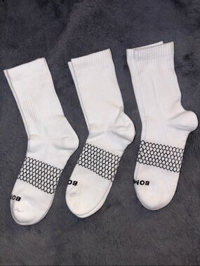 Bundle of 3 White Bomba Athletic Quarter Socks